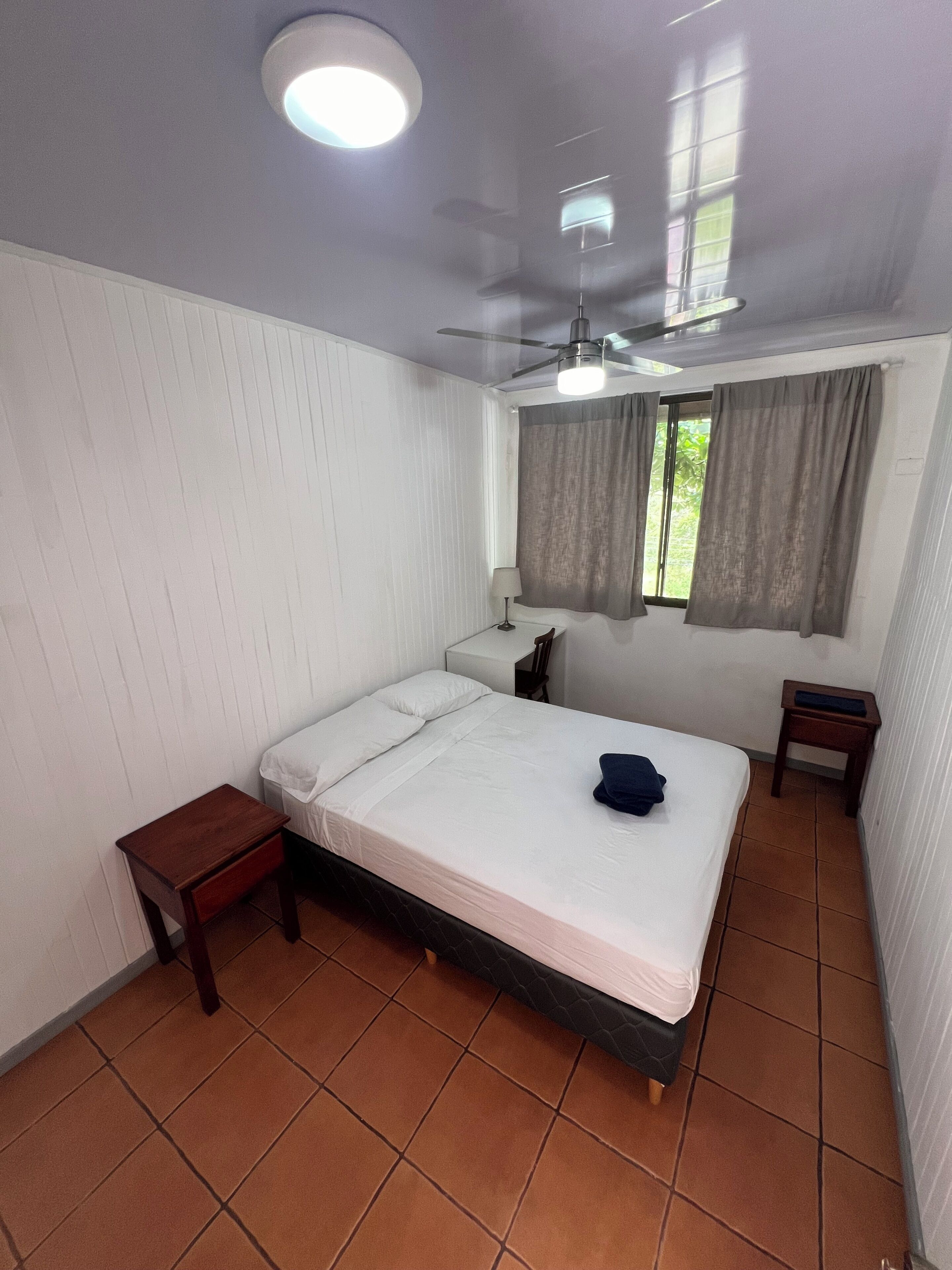 Wifi gratis y ropa de cama 