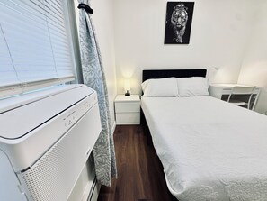 2 dormitoris, escriptori, planxa i posts de planxar i wifi gratuïta 