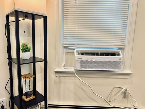 Luxe, Bright & Stylish 2Bed Unit w/Parking near NYC!