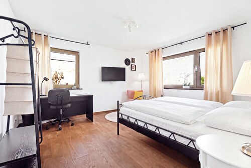J² Apartments – Grüner Weg | Great transportation access, terrace, and free parking