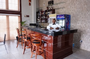 Bar (on property) - Carlton Gate Xclusive Hotel (Ibadan)