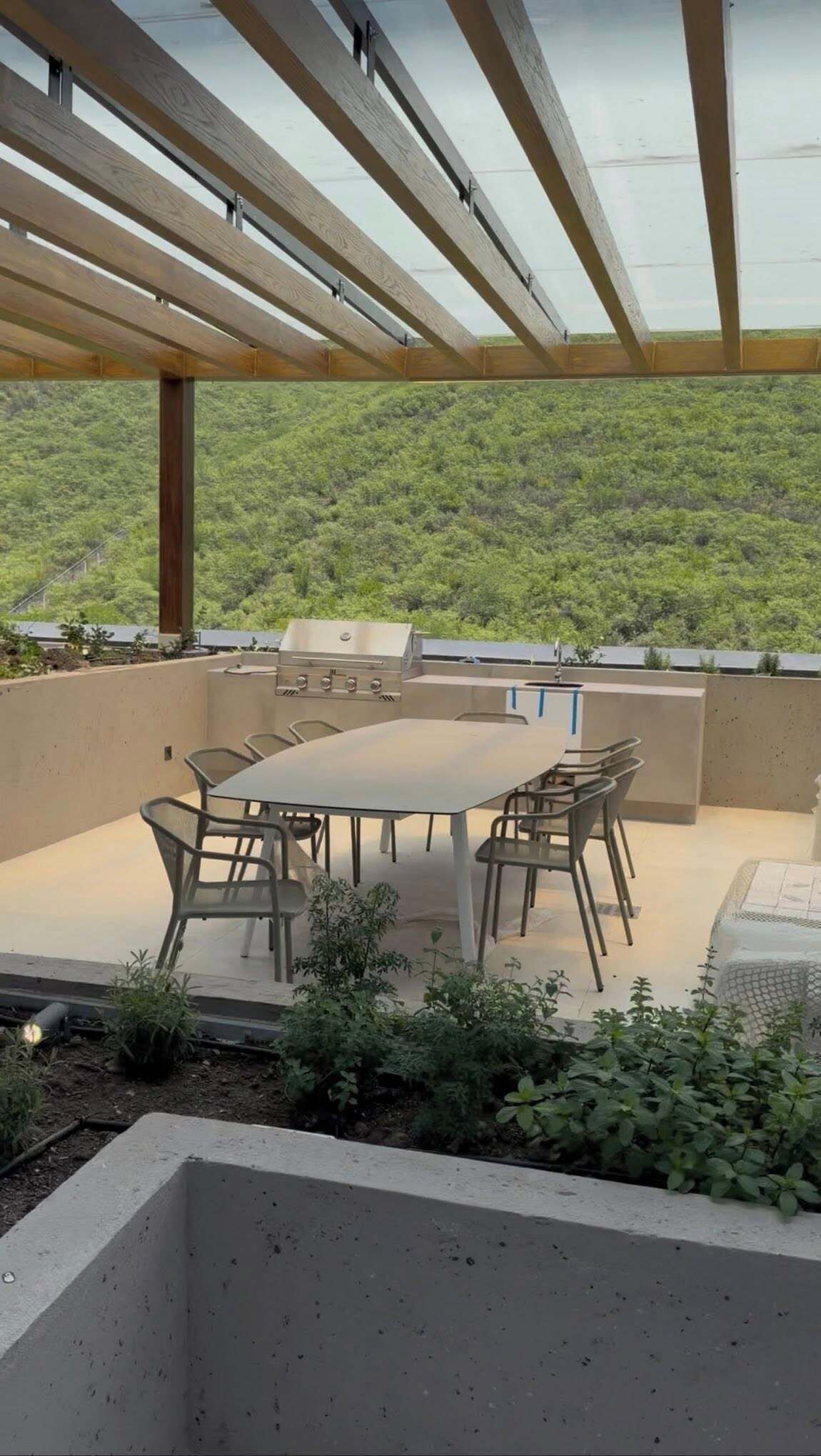 Outdoor dining