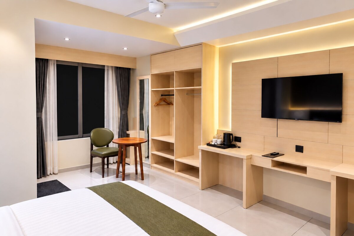 Phòng tiện nghi đơn giản, 1 giường cỡ king | Truy cập Internet không dây miễn phí, bộ trải giường 