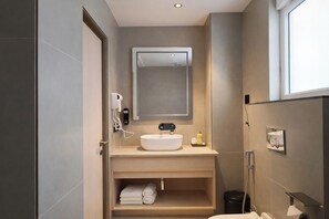 Luxury Room | Bathroom | Free toiletries, slippers, towels, soap - Hotel Mid Town  (Gangtok)