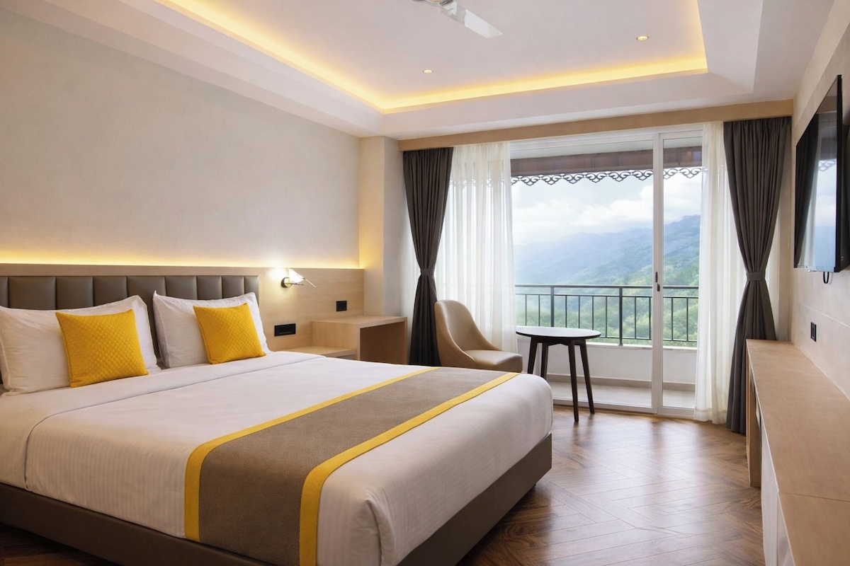Deluxe Room, Balcony | WiFi (free), bed sheets
