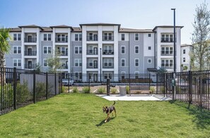 Exterior - Landing | Amazing 2BD, Gym, Pool (Port Charlotte)