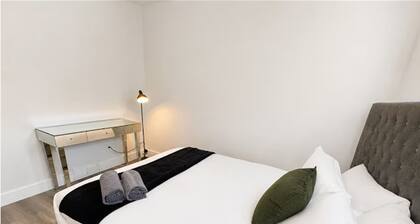 5BR · Sleeps 10 · Parking · Near Rogers Stadium