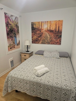 Room - Lovely Place Downtown Ottawa 26D (Ottawa)
