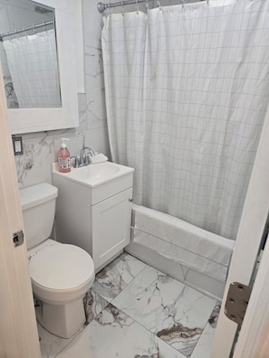Bathroom - Lovely Place Downtown Ottawa 26D (Ottawa)