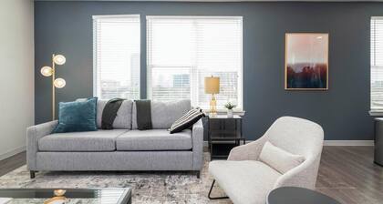 Landing | Chic 2BD, Gym