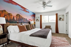 4 bedrooms, iron/ironing board, travel cot, free WiFi - The ONLY FREE-Heated Pool + Hot Tub + Game Lounge Combo — 10 Min to Old Town (Scottsdale)
