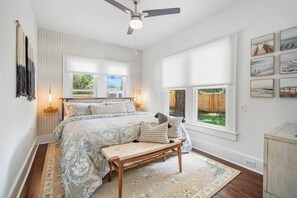 2 bedrooms, iron/ironing board, free WiFi, bed sheets - 2BR Bungalow | Near Anna Maria Island | King Bed (Bradenton)
