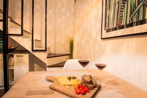 Dining - Central Old town house with courtyard & Beach walk (Split)