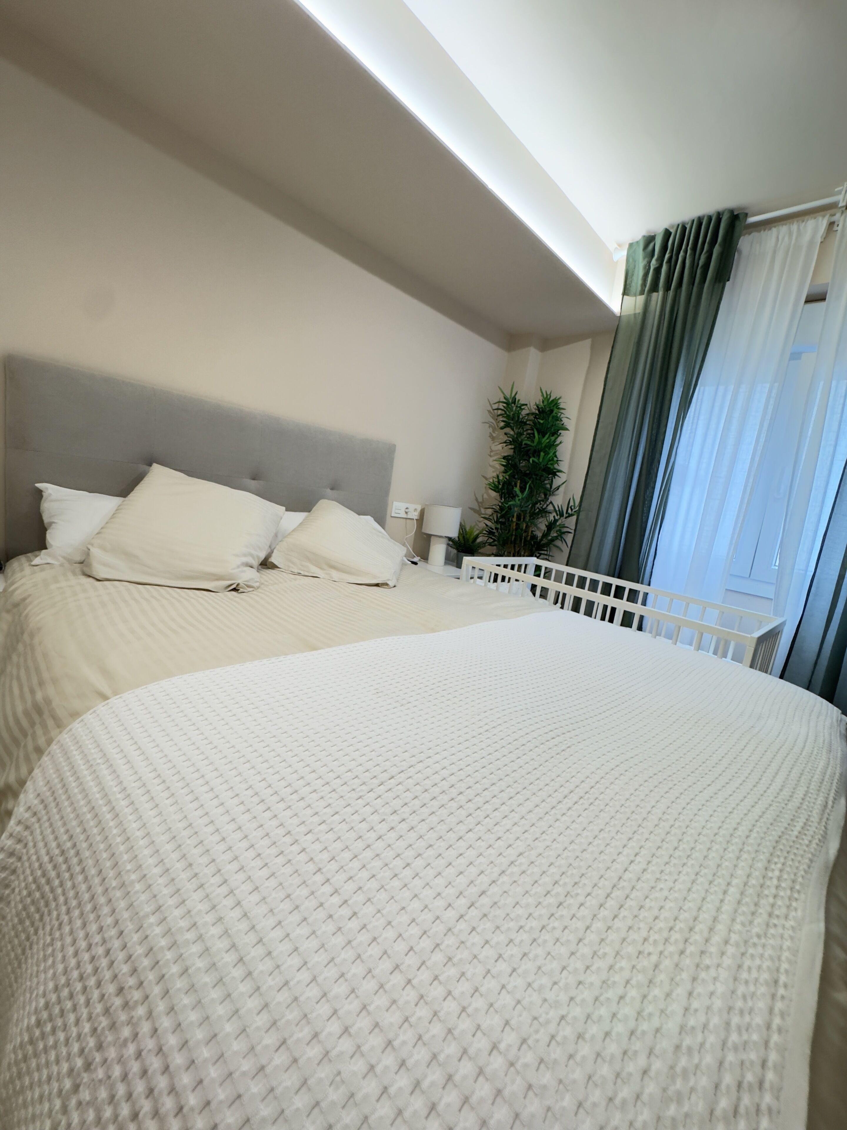 Habitación doble | Ropa de cama de alta calidad y edredones de plumas