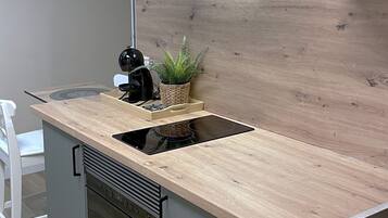 Suite Studio Familiale, balcon, vue montagne | Cuisine privée