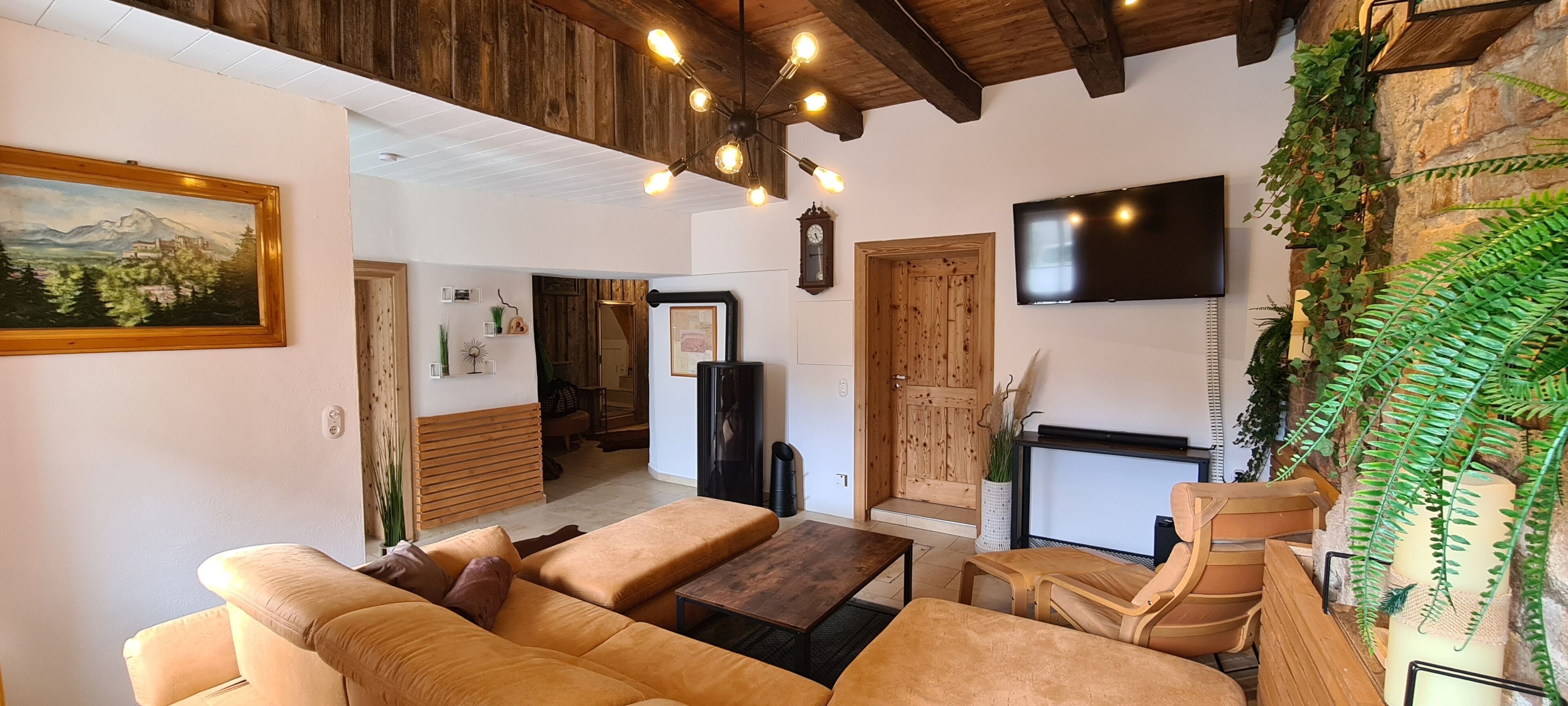 Smart-TV, Kamin, Stereoanlage