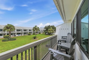 Property grounds - Suite Y'all | 2-Min Walk to Beach | Pet Friendly (Santa Rosa Beach)