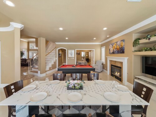 Candy’s Garden Vacation House - Spacious 5-bedroom Las Vegas