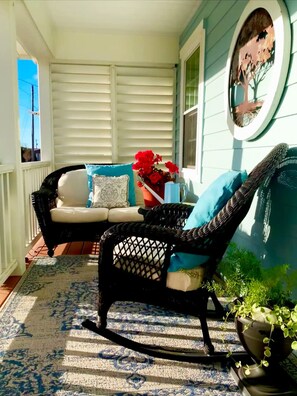 Terrace/patio - Convenient Location in Town, Perfect for Two! (Beaufort)