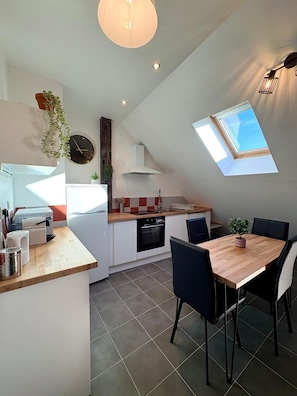 Private kitchen - Vrbo Property (Troyes)