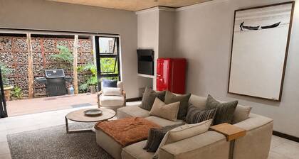 Lovely large 1-bedroom apartment on Hazelwood’s doorstep