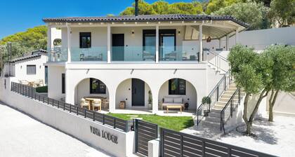 Luxury Villa in Anavyssos, Athens Riviera | Pool, Ocean Views, Near the Beach