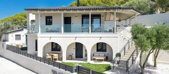 Luxury Villa in Anavyssos, Athens Riviera | Pool, Ocean Views, Near the Beach