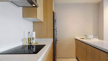 Apartamento | Cozinha privada | Talheres/pratos/utensílios de cozinha