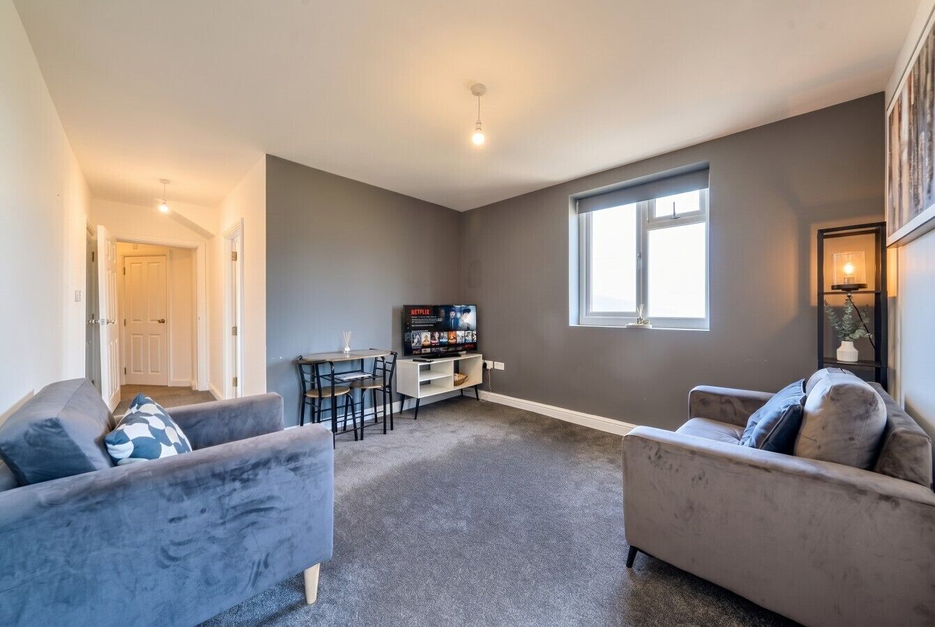 Two Loft Flats Sleep 10 · Free Parking · Walk To Huddersfield & Sportsman Inn - Huddersfield