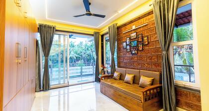 Riverside Retreat Homestay - 1BR AC studio with Riverside View