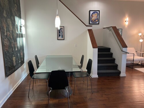 Cozy 2-bedroom condo in delightful Old Town Pasadena