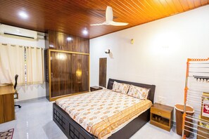 Room - Cornelio Residence -2 BR AC studio with Riverside View (Padutonse)