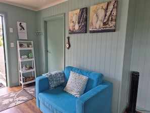 Interior - Kawau Loft -private, modern and spacious accommodation (Palmerston North)
