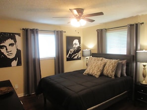 Iron/ironing board, WiFi, bed sheets - Three Kings Retreat - East Memphis (Memphis)
