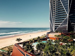 Beach nearby - Opulence Oceanview 2BR Suite- The Langham + Parking (Surfers Paradise)