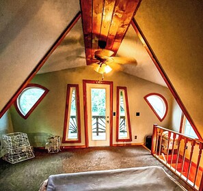 Iron/ironing board, WiFi, bed sheets - Bunkhouse Cabin Elk River Outpost River Front w/ Starlink. (Duck)