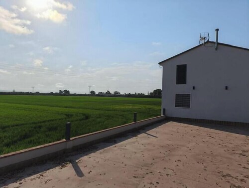 Sweet November. Family-run rural guesthouse in La Albufera, Valencia.