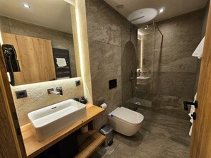 Bathroom - Penthouse Studio II with balcony and fantastic view as well as parking space (Bruck an der Großglocknerstraße)
