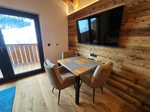 Dining - Penthouse Studio II with balcony and fantastic view as well as parking space (Bruck an der Großglocknerstraße)