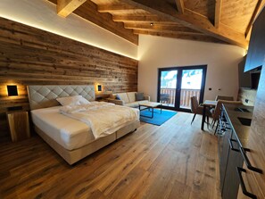 Room - Penthouse Studio II with balcony and fantastic view as well as parking space (Bruck an der Großglocknerstraße)