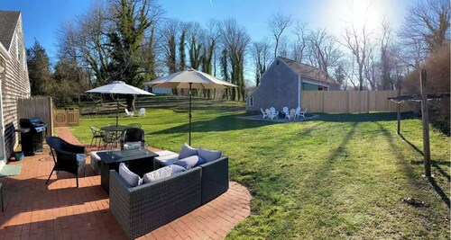 Spacious pet-friendly home, close to Nauset & Skaket beaches and Orleans village
