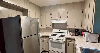 Cozy 2-bedroom house that sleeps 7