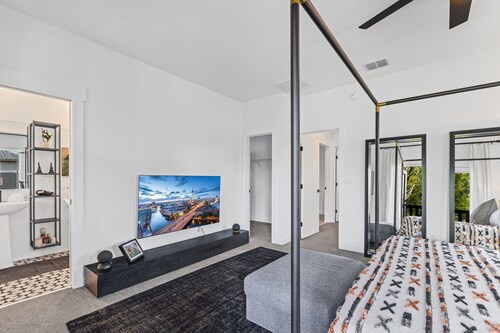 The Slate Retreat | Pool + Hot Tub