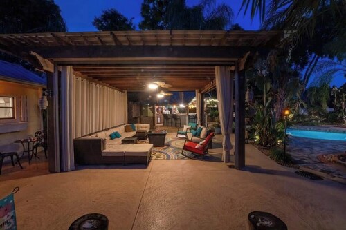 The Poolside Cottage -Wifi,Pool