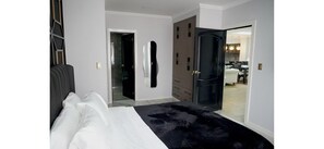 Unclassified image, 2 of 22, button - 560 Residences - BEVERLY Stylish 3BR :: Washer, WiFi & Netflix (Cuenca)
