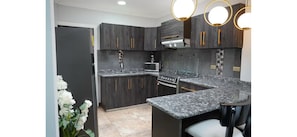 Unclassified image, 5 of 22, button - 560 Residences - BEVERLY Stylish 3BR :: Washer, WiFi & Netflix (Cuenca)