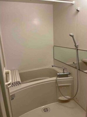 Hair dryer, bidet, towels, soap - Vrbo Property (Kyoto-shi Minami-ku)
