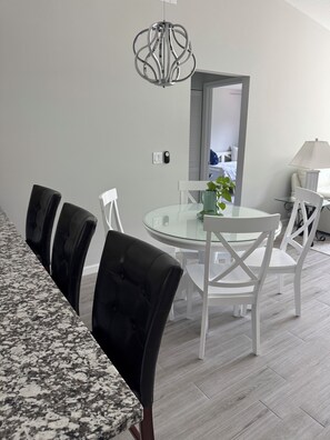 Dining - New Modern 3 Bedrooms 2 Bathroom retreat in Stuart (Stuart)