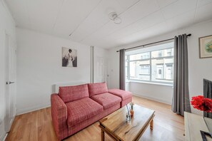 Unclassified image, 5 of 17, button - Cosy Hartlepool Home, Sleeps 5, Pet Friendly, WiFi (Hartlepool)