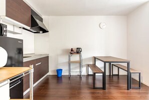 Private kitchen - Vrbo Property (Kyoto-shi Minami-ku)